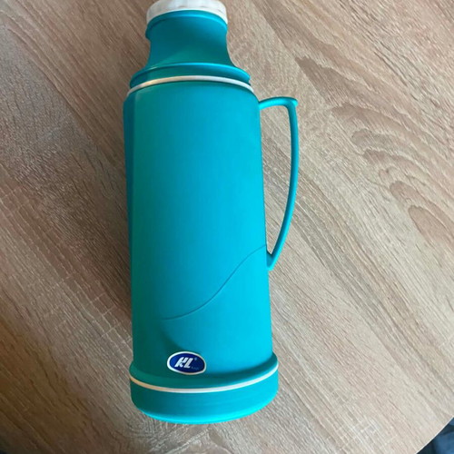 Vacuum Flask 1 Litre like new, ideal for hot and cold drinks
