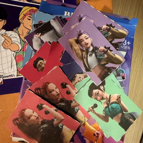 Kpop Demon Huntr/x set with stickers, notebook, cup and matching game