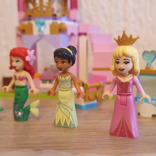 Lego 41162 Ariel, Aurora, and Tiana's Royal Celebration used