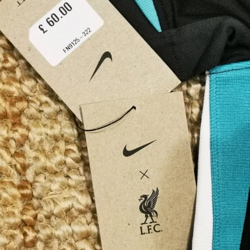 Liverpool FC Nike Kids Jersey new with tags, size S