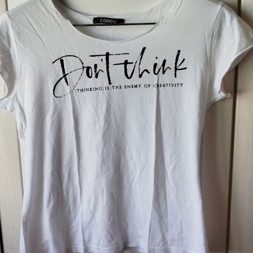 Benissimo T-shirt Size M white like new with laser cut