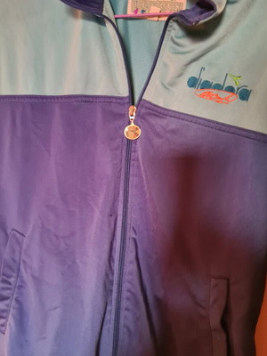 Diadora jacket used with detachable sleeves, size L