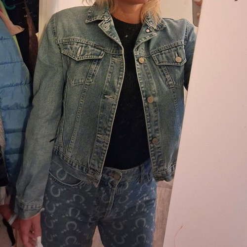 Denim jacket used, size Small, blue, very good condition