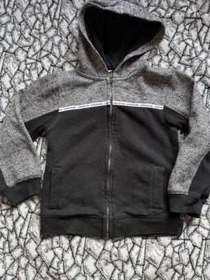 Calvin Klein children's cardigan used, black and gray, size 3-4 years