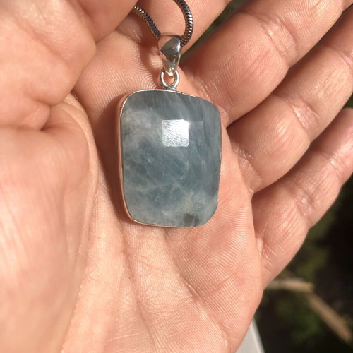 Aquamarine pendant and 925 silver chain new