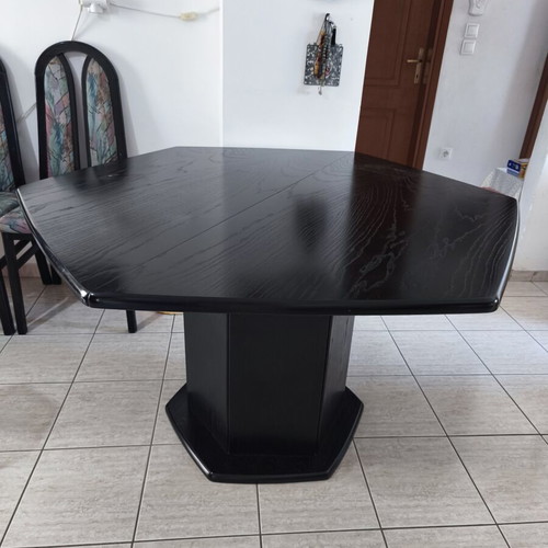 Hexagonal dining table like new with extension