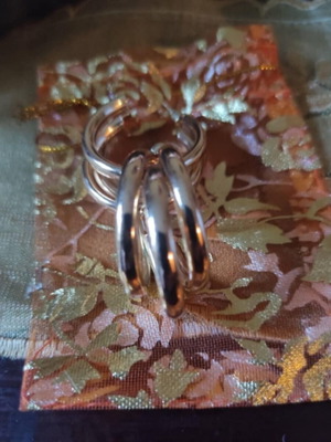Earrings for pierced ears new, gold color