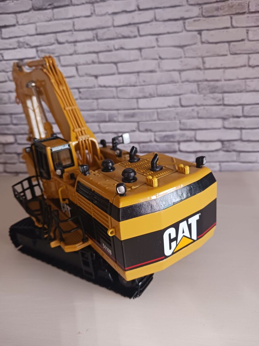 Miniature Cat 5110B Excavator 1:50 like… - € 100,00 - Vendora.cy
