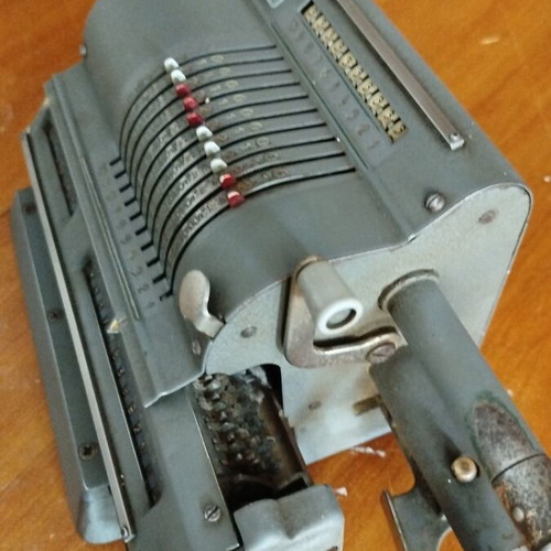 Multo vintage mechanical pinwheel calculator