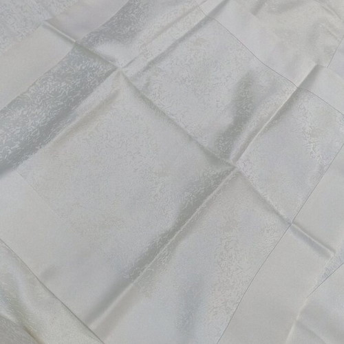 Tablecloth set 5 pieces new, jacquard with satin border, of white