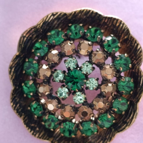 Vintage women's pin used, green