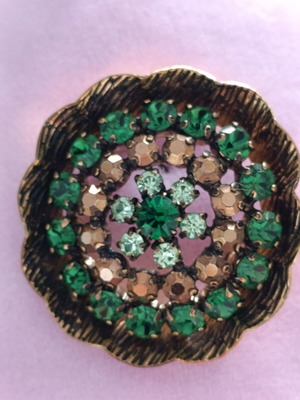 Vintage women's pin used, green