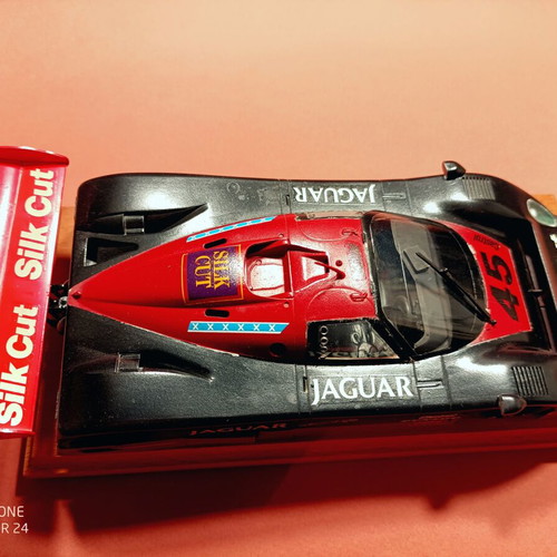 Jaguar XJR plastic model 1/24 new with wooden beech base