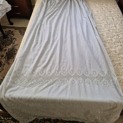 Large Curtain 1/2 Machine Made, New, 5-7m Length, 2.7m Height