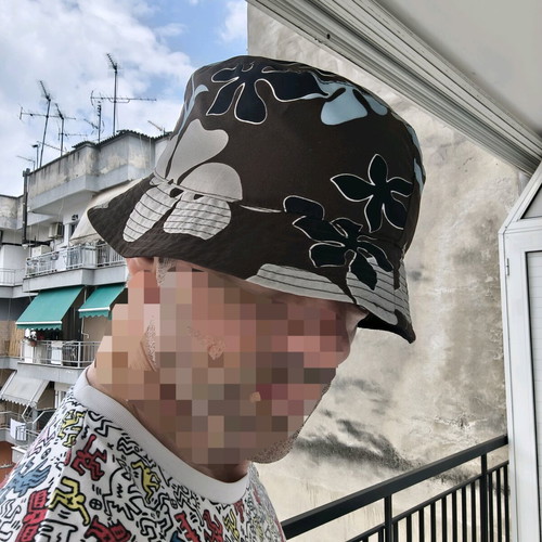 Bucket hat Karisma like new with floral pattern, size 58