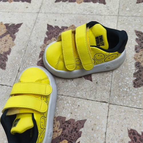 Adidas Advantage Smiley Cfi children's sports shoes size 22 used