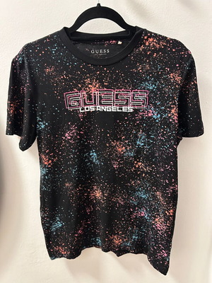 Guess Los Angeles T-Shirt Size M like new, colorful split design