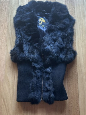 Lynne sleeveless fur vest large with natural fur like new black