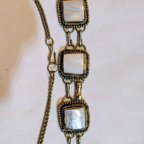 Vintage jewelry set from Sofia with white and gold tones, like new