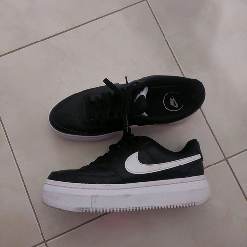 Nike athletic shoes size 44.5 like new, black
