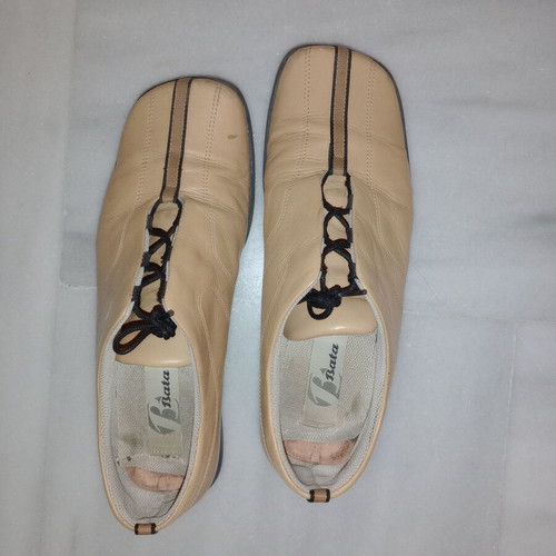 Bata shoes used, unisex, size 39, cream beige leather