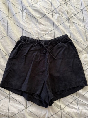 Abercrombie & Fitch shorts used, size M, black