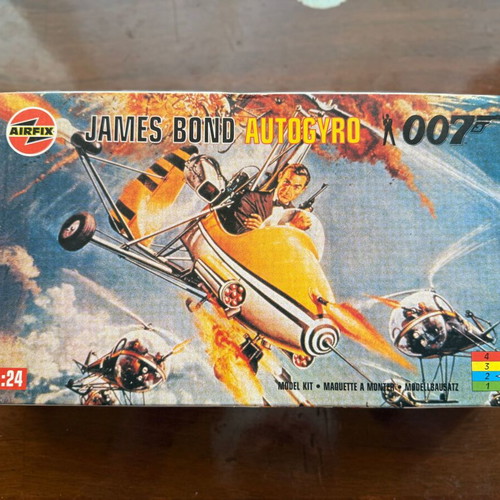 Airfix James Bond Autogyro 90s model kit 1/24 scale