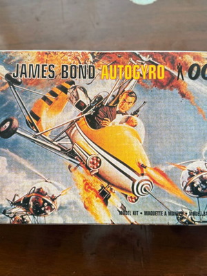Airfix James Bond Autogyro 90s model kit 1/24 scale