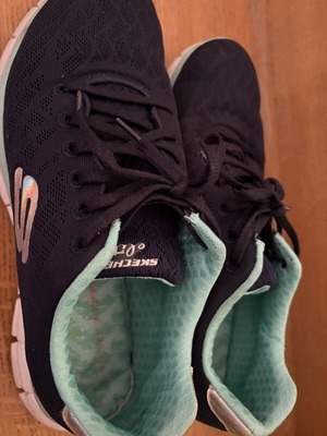 Skechers γυναικεία αθλητικά μεταχειρισμένα, μπλε, νούμερο 39