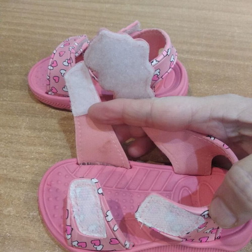 Girl's sandals size 21 with unicorn design like new