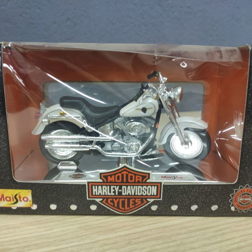 Maisto Harley Davidson 2000 FLSTF Fat Boy Series 1/18 scale model