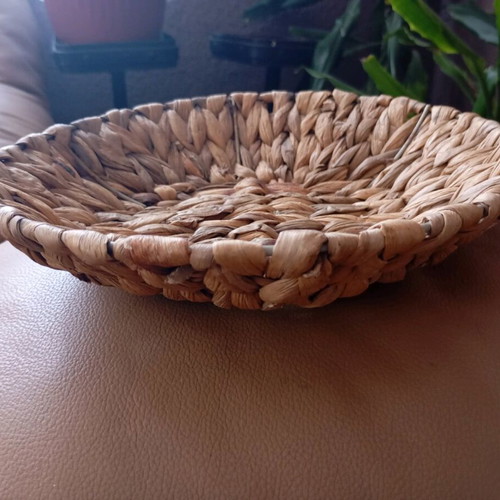 Vintage straw basket handmade like new