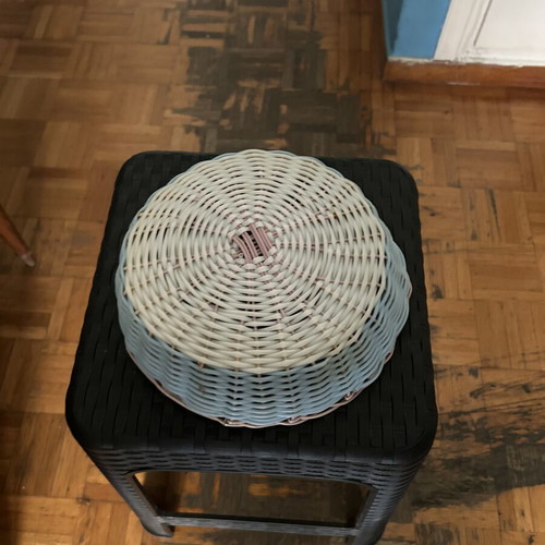 Plastic fruit bowl like new