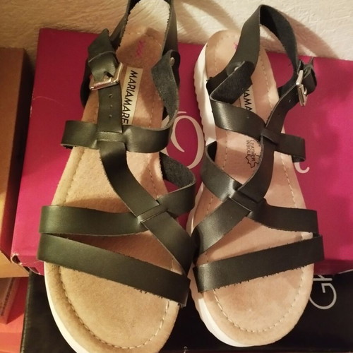 Women's Sandals size 39 like new, leather insole, white flatform sole