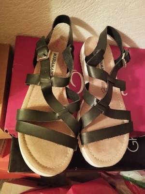 Women's Sandals size 39 like new, leather insole, white flatform sole
