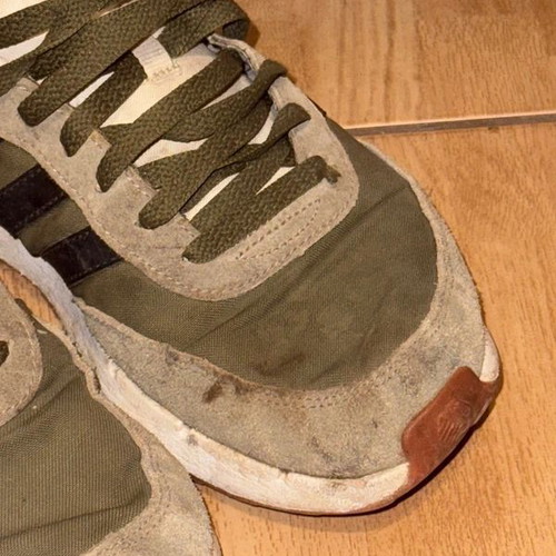 Adidas sneakers size 44, like new, khaki and black