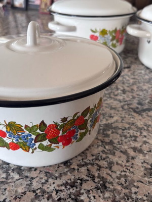 Enamel pot set used, 3 pieces with strawberry pattern