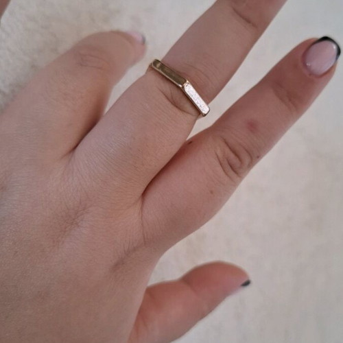 Hexagonal women's ring like new, gold color, size 19 or 20