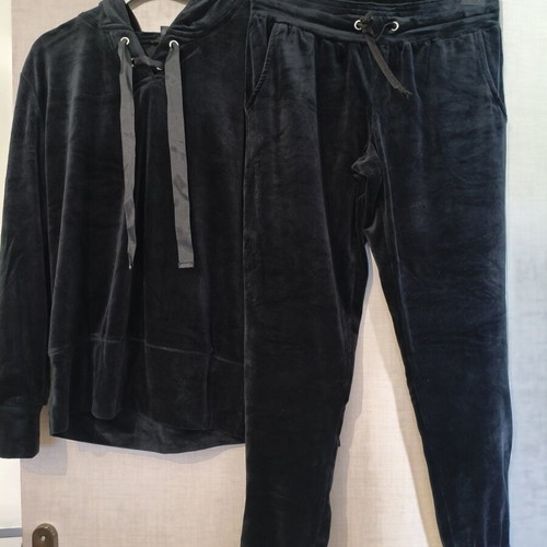 Esmara velour tracksuit set black size small/medium like new