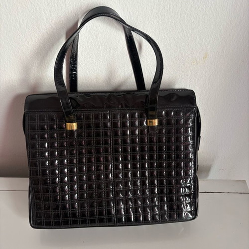 Black leather shoulder bag used