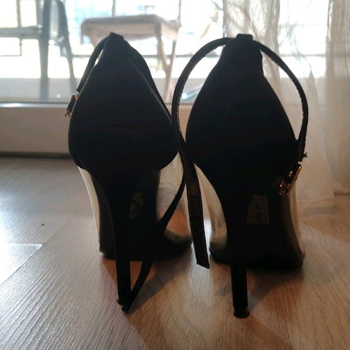 Black pumps size 36 like new