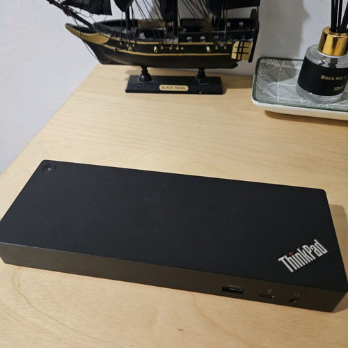 Lenovo ThinkPad Thunderbolt 3 Dock Gen 2 like new (Model No. DK1841)