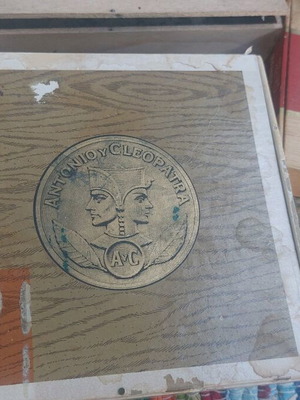 Cigar boxes used, pack