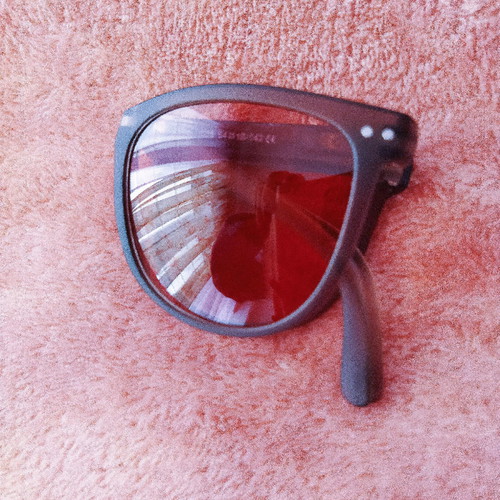 Foldable sunglasses new with original design and various colors