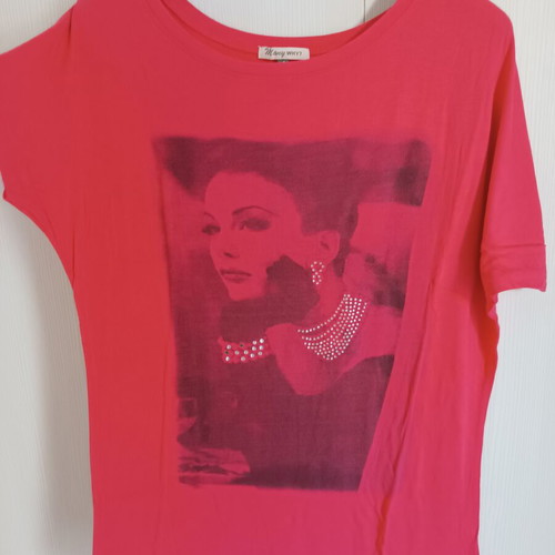 Short-sleeve fuchsia blouse like new, size L