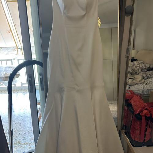 Wedding dress strapless used, size L with elegant fit