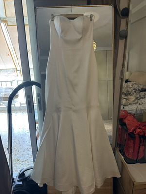 Wedding dress strapless used, size L with elegant fit
