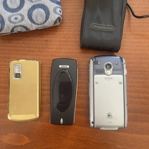 Mobile phones used, functional and non-functional for collectors
