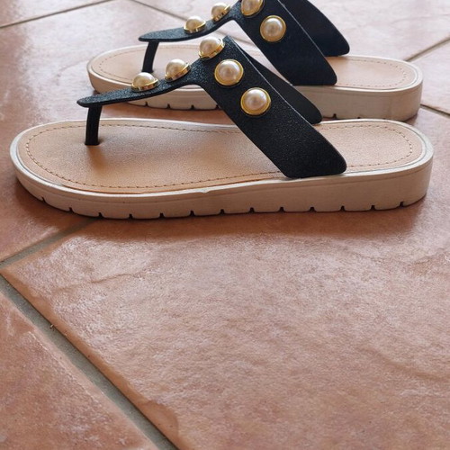 Slippers-sandals with studs like new, size 39, black and white