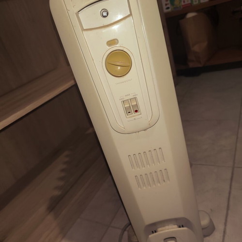 Delonghi electric oil radiator with thermostat and 2 switches